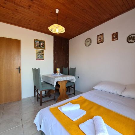 Apartments Zlatko 1397 Stinjan Ngoại thất bức ảnh
