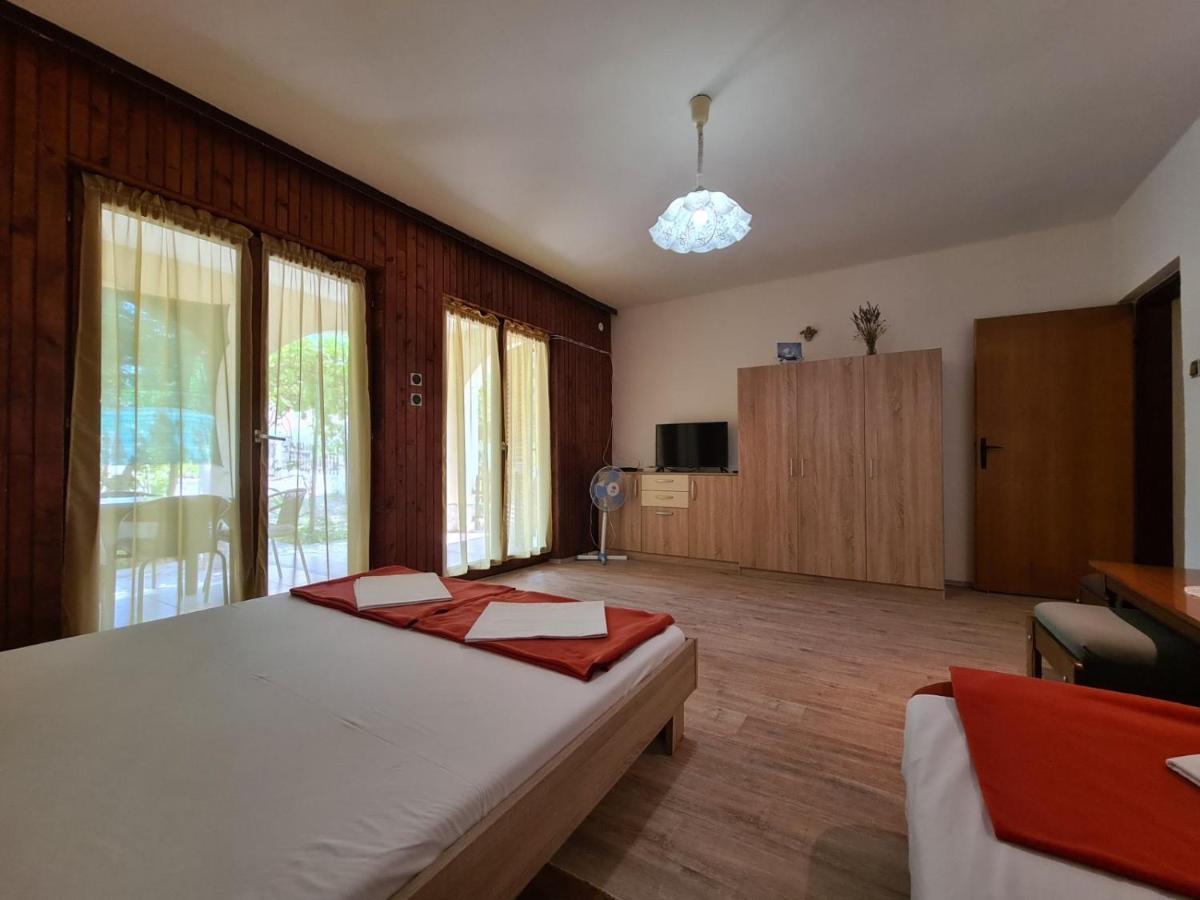 Apartments Zlatko 1397 Stinjan Ngoại thất bức ảnh